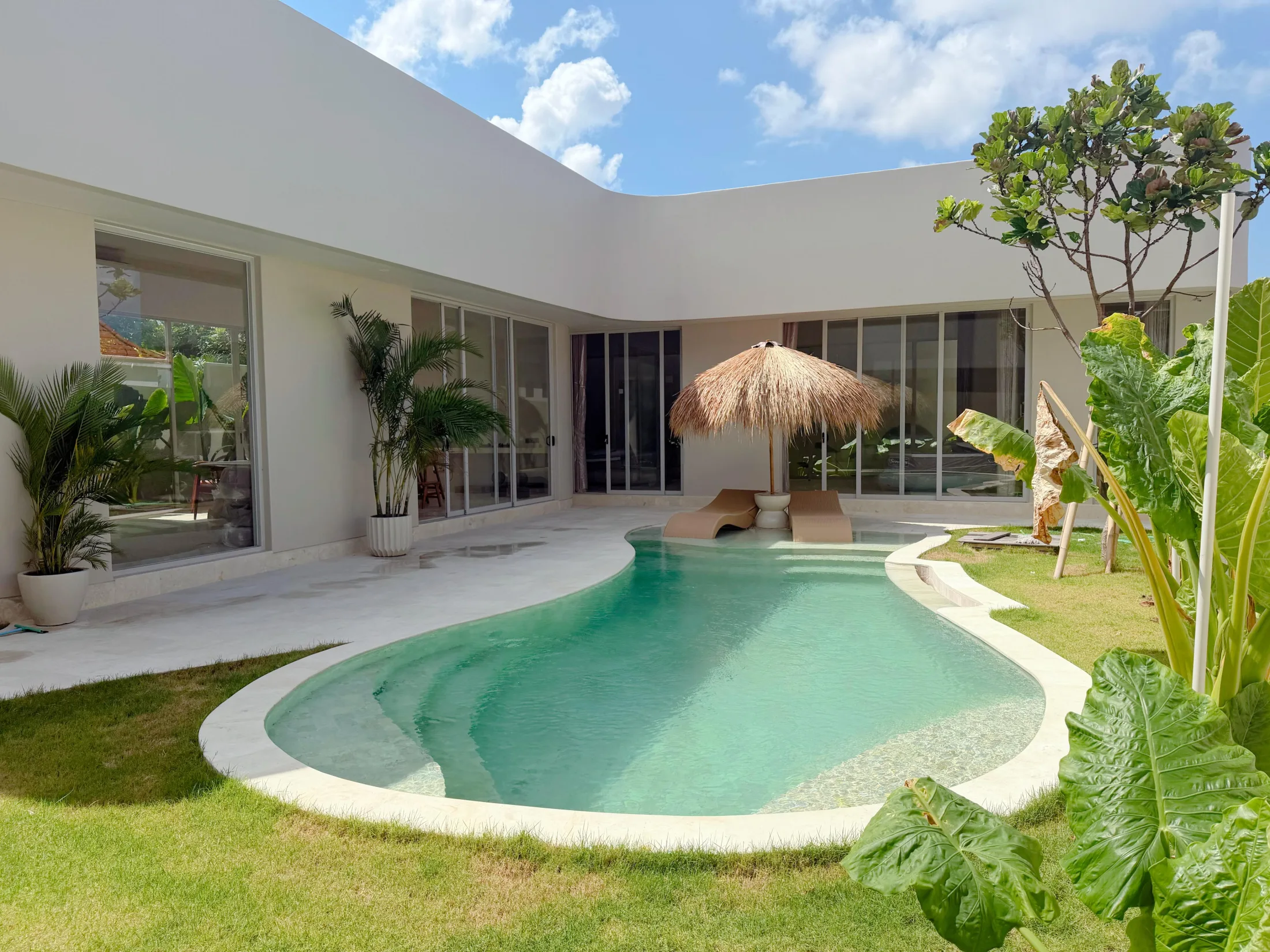 Charming 3 Bedroom Villa for Rent in Prime Pererenan Pantai Lima