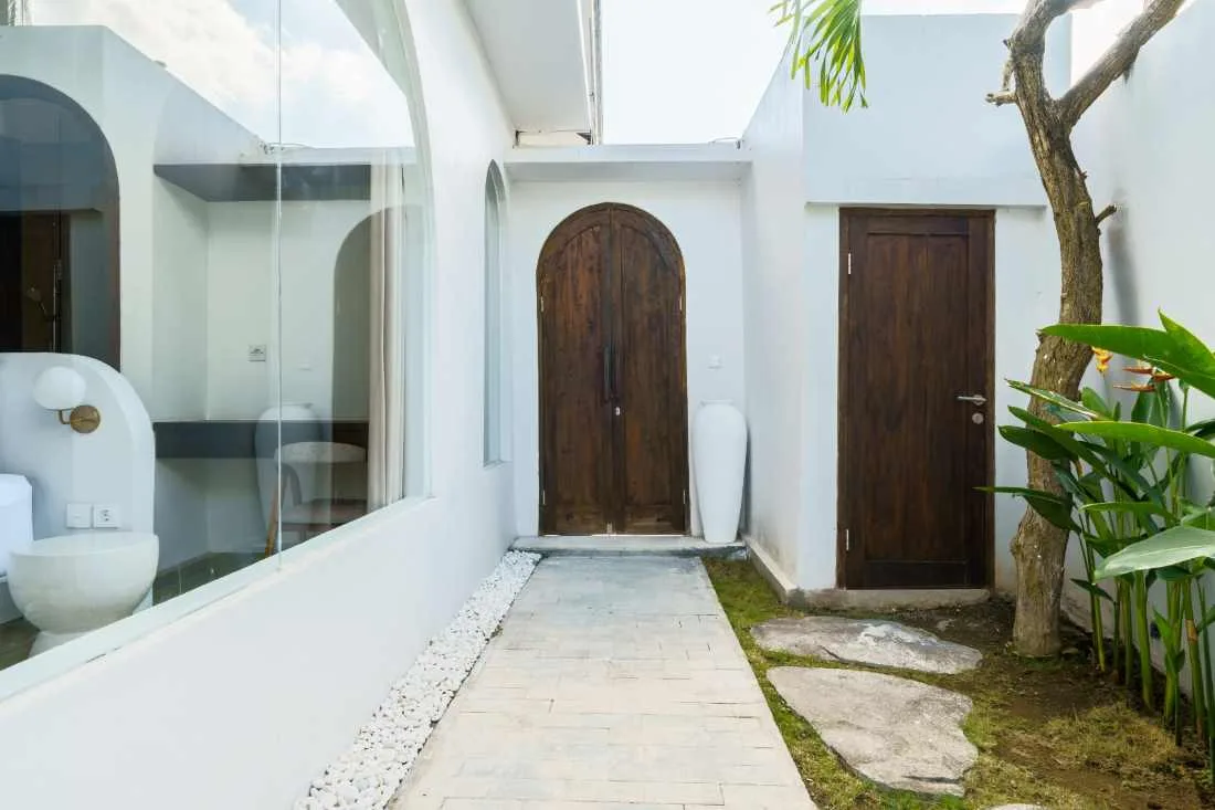 Modern Tropical 2 Bedroom Villa for Rent in Seseh Close to the Beach