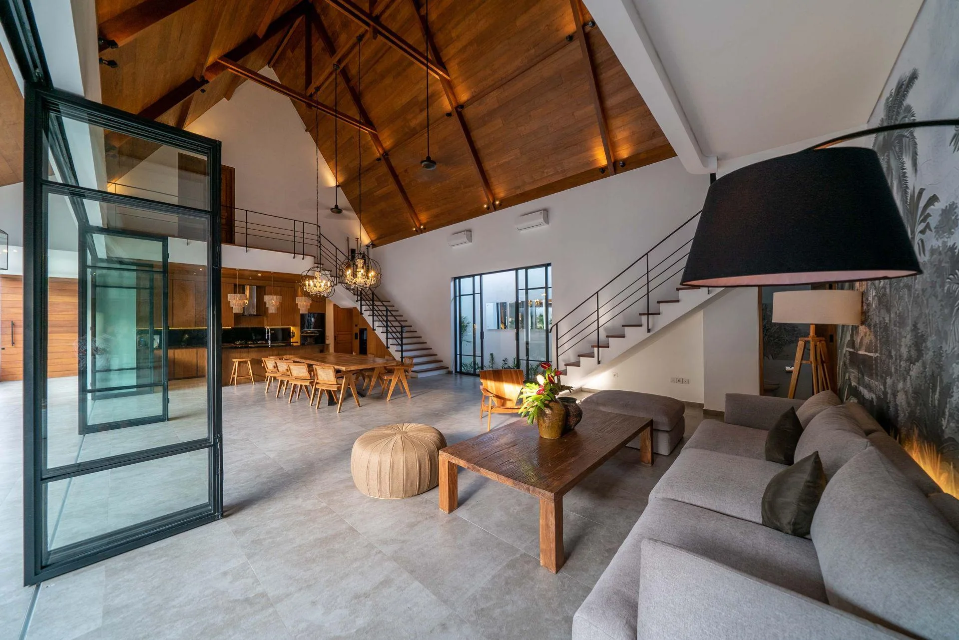 Leasehold 4 Bedroom Luxury Villa in Pererenan