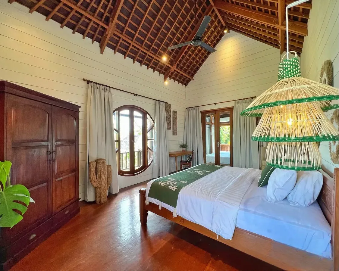 Leasehold 5 Bedroom Tropical Investment Villa for Sale in Seminyak Bali