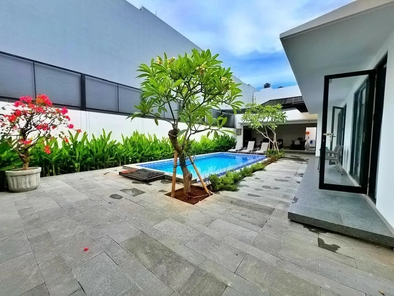 Yearly 6 Bedroom Rental Villa in Prime Seminyak Bali