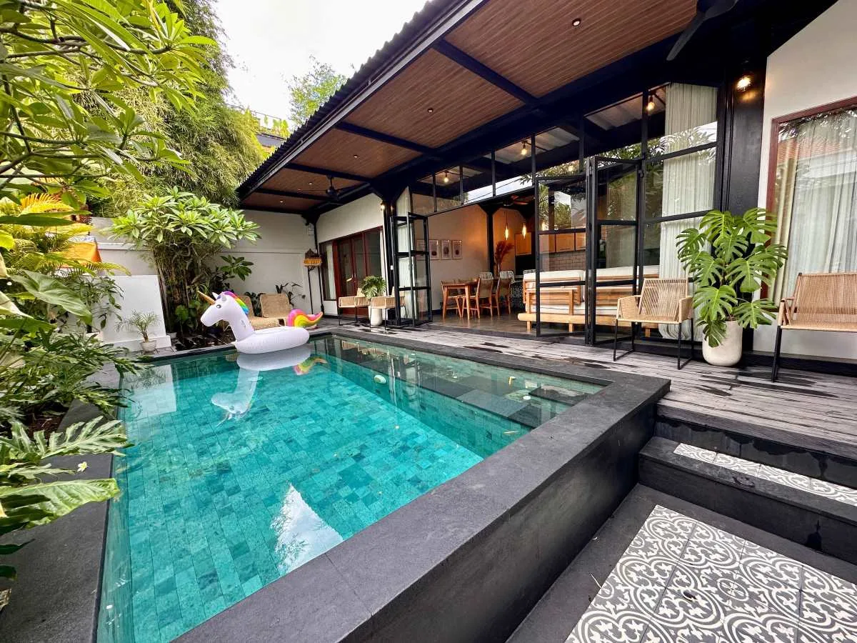2 Bedroom Private Villa for Rent, Enjoy a Sunset at a Beach in Babakan Canggu