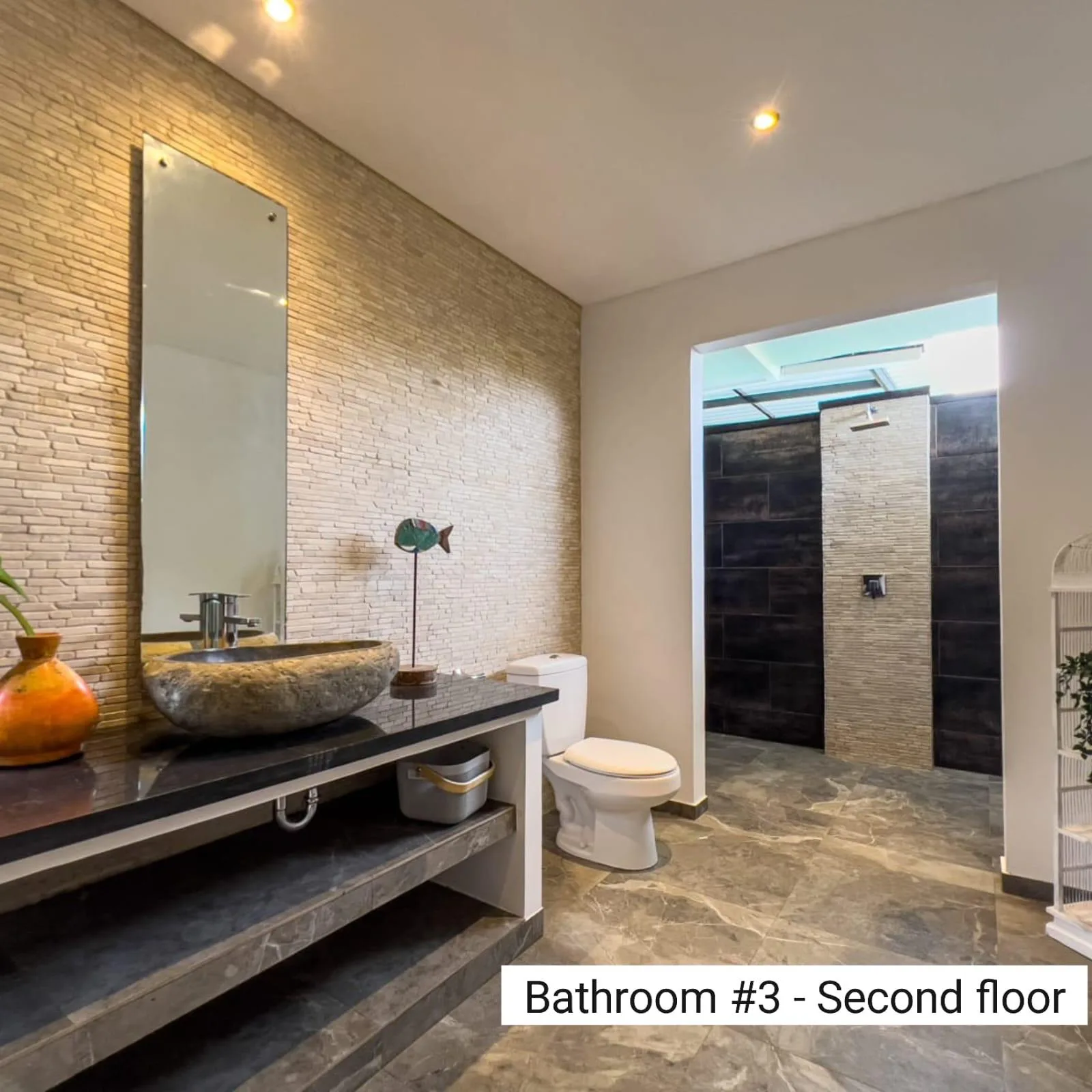 Newly Renovated 6-Bedroom Freehold Villa for Sale in Canggu, Bali