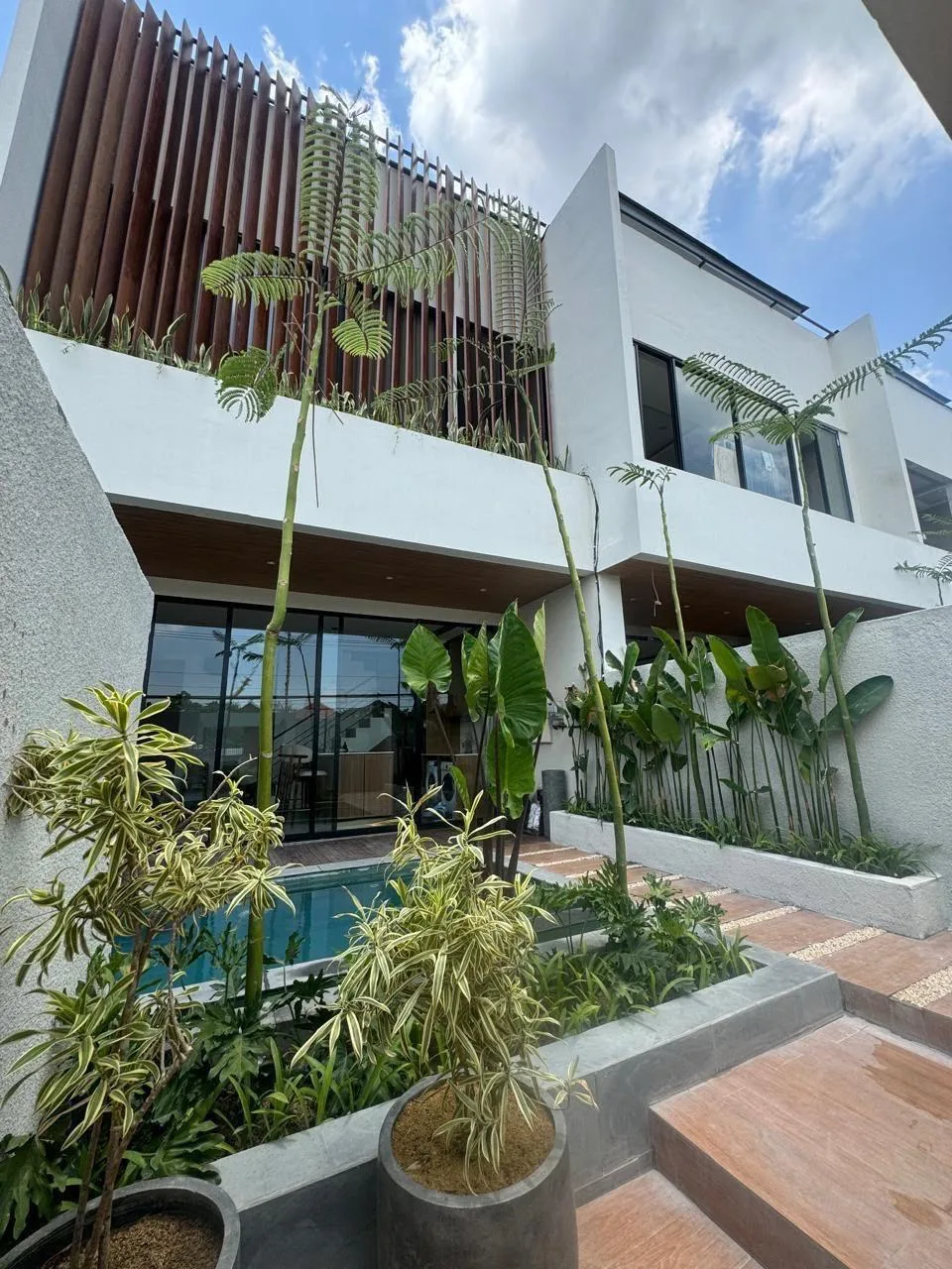 CANGGU, KAYU TULANG | 3-BEDROOM MODERN VILLA | MONTHLY RENTAL | REF ID: DR0476
