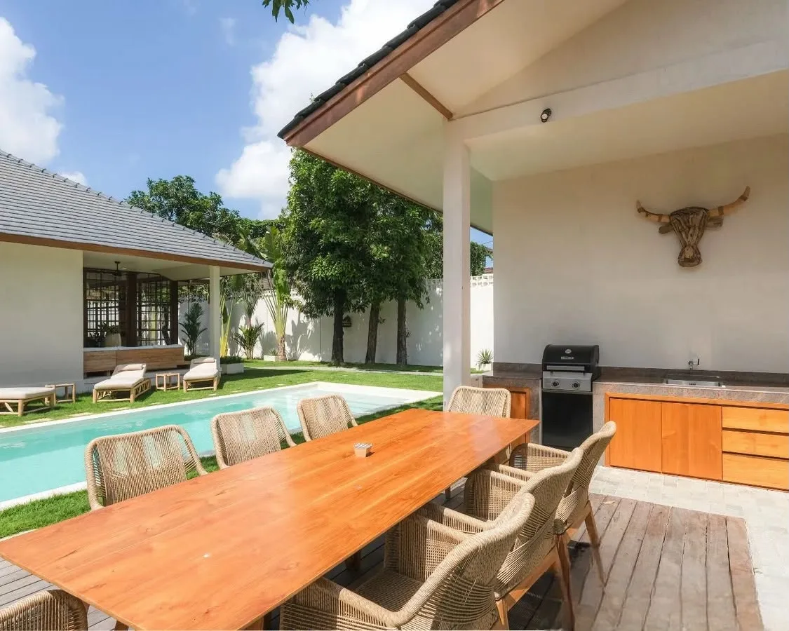Long Leasehold 3 Bedroom Luxury Villa for Sale in Seminyak Bali