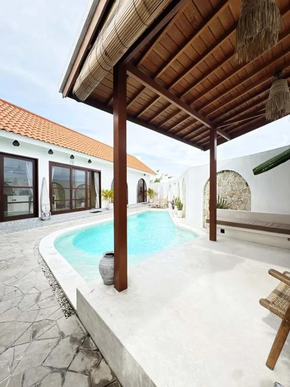 3-bedroom luxury tropical villa Rental and Leasehold Opportunity in Tibubeneng Canggu