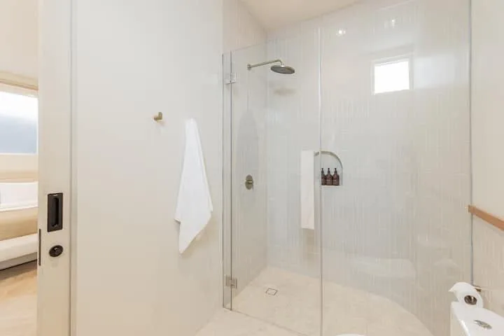 Modern 3 Bedroom Villa in Uluwatu Bingin for Rent: Ocean View, Surfing, and Beach Hopping
