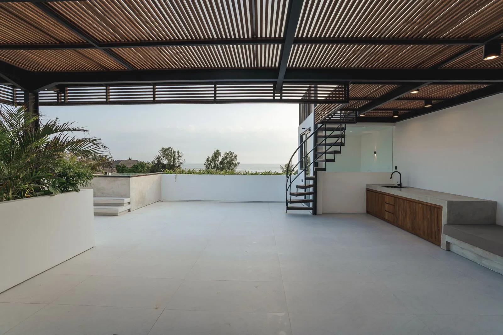 Elegant 4 Bedroom Luxury Villa For Rent Steps From Pererenan Beach