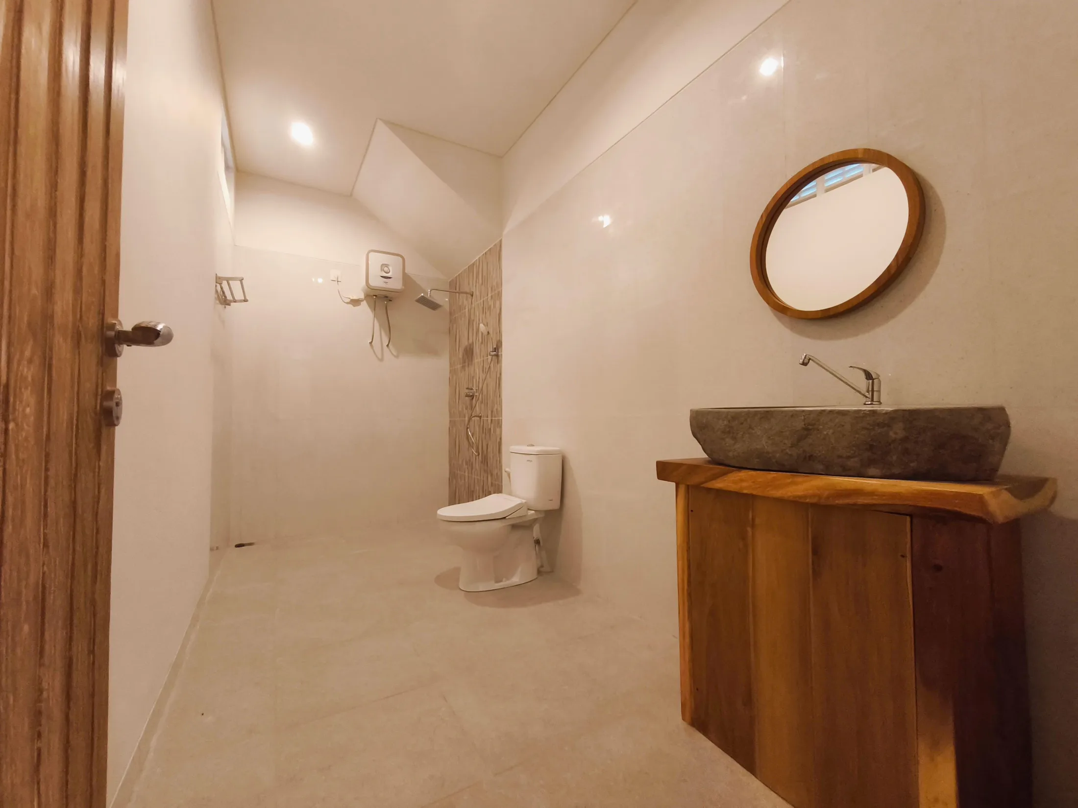 Your Ultimate Tropical Sanctuary Modern 3-Bedroom Villa for Rent at Babakan Canggu