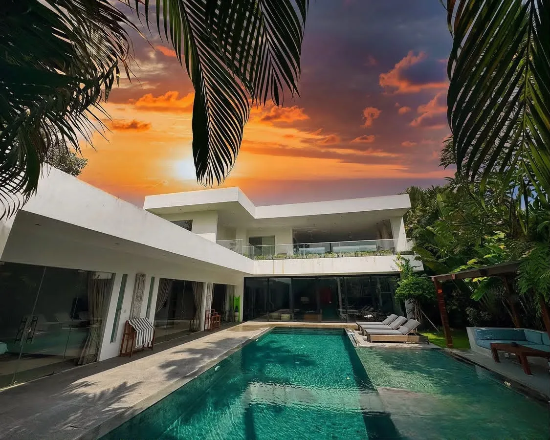 Freehold 5 Bedroom Elegant Luxury Villa for Sale in Berawa Canggu Bali