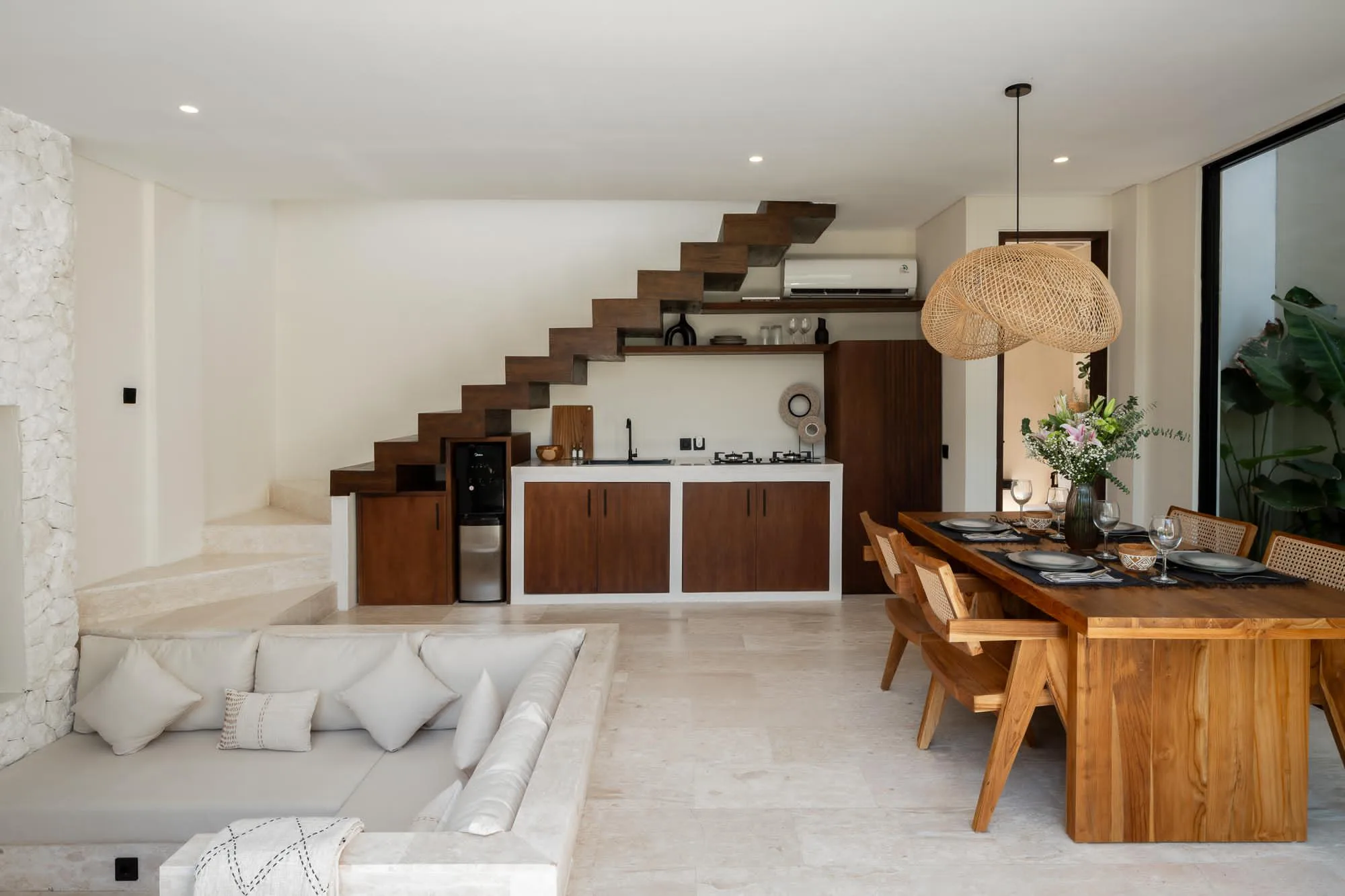 Modern 2-Bedroom Villa in Canggu: Your Prime Leasehold Investment