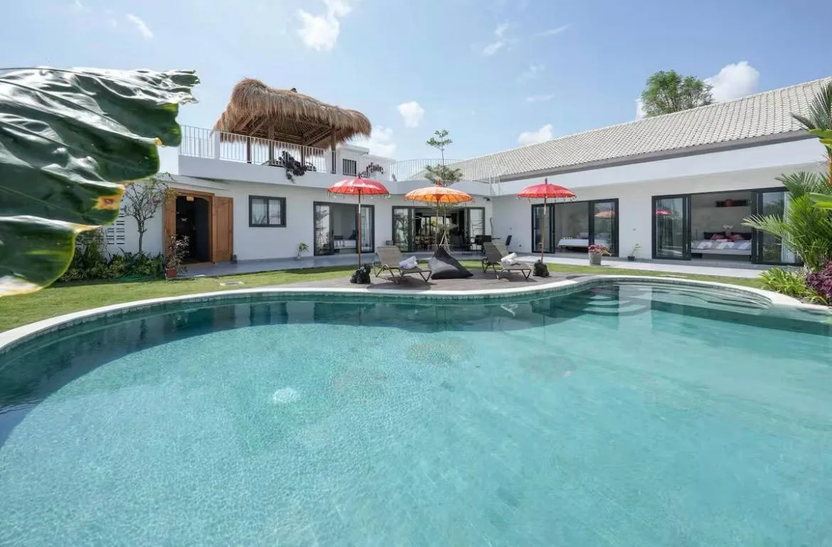 Premium 4 Bedroom Tropical Villa for Rent in Prime Canggu Area