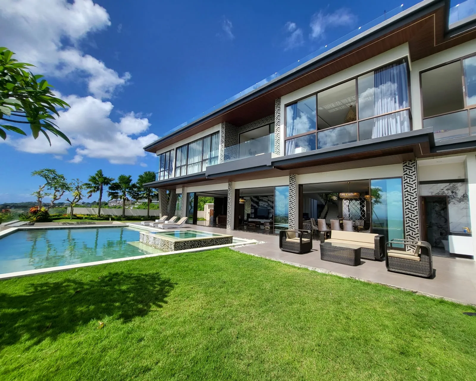 4 Bedroom Luxury Freehold Villa with Rooftop Views in Jimbaran Bali