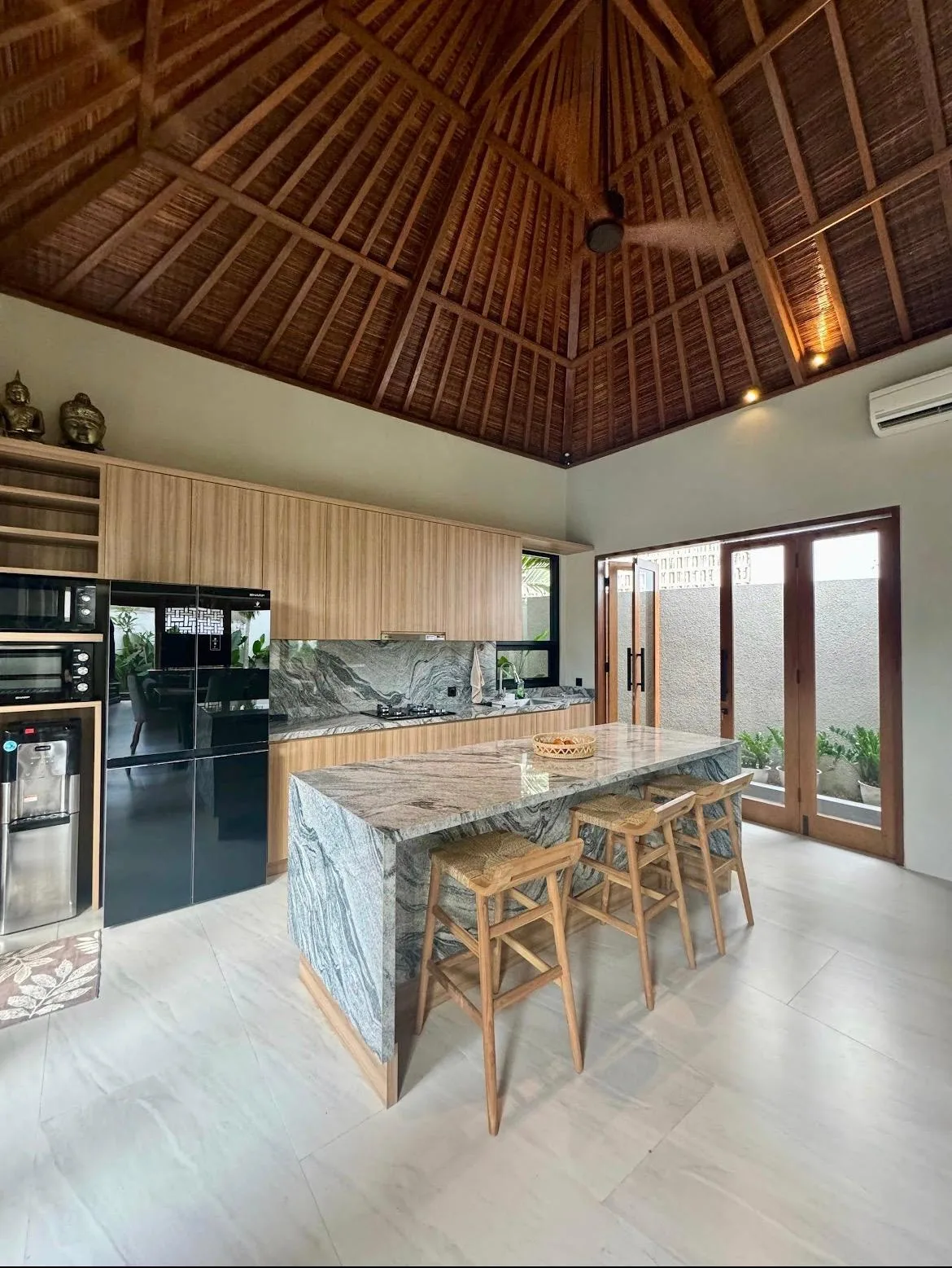 Monthly 6 Bedroom Luxury Rental Villa with Private Gym in Berawa Canggu