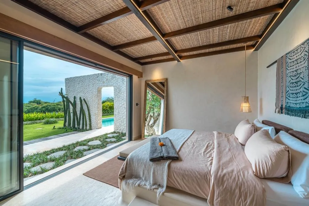 Freehold 4 Bedroom Luxury Sea View Villa for Sale in Uluwatu