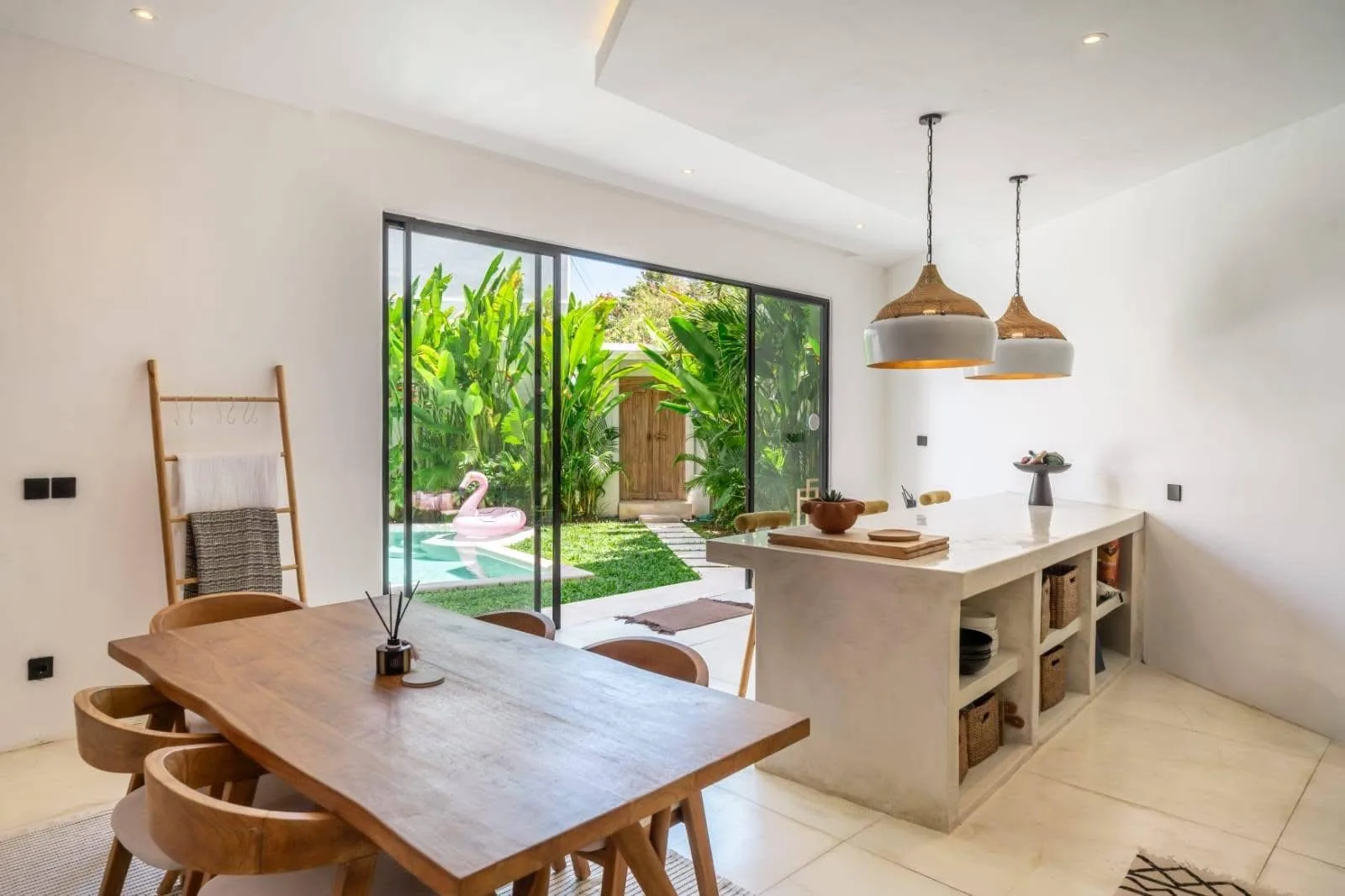 UMALAS | 3-BEDROOM VILLA | MONTHLY RENTAL | REF ID: DR0436