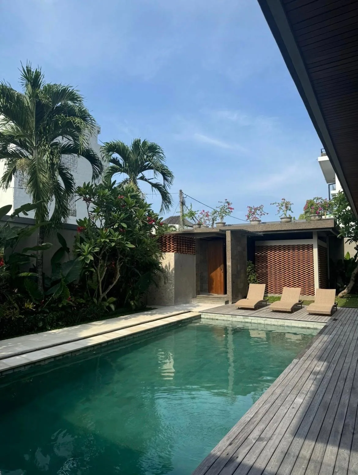 Monthly 6 Bedroom Luxury Rental Villa with Private Gym in Berawa Canggu