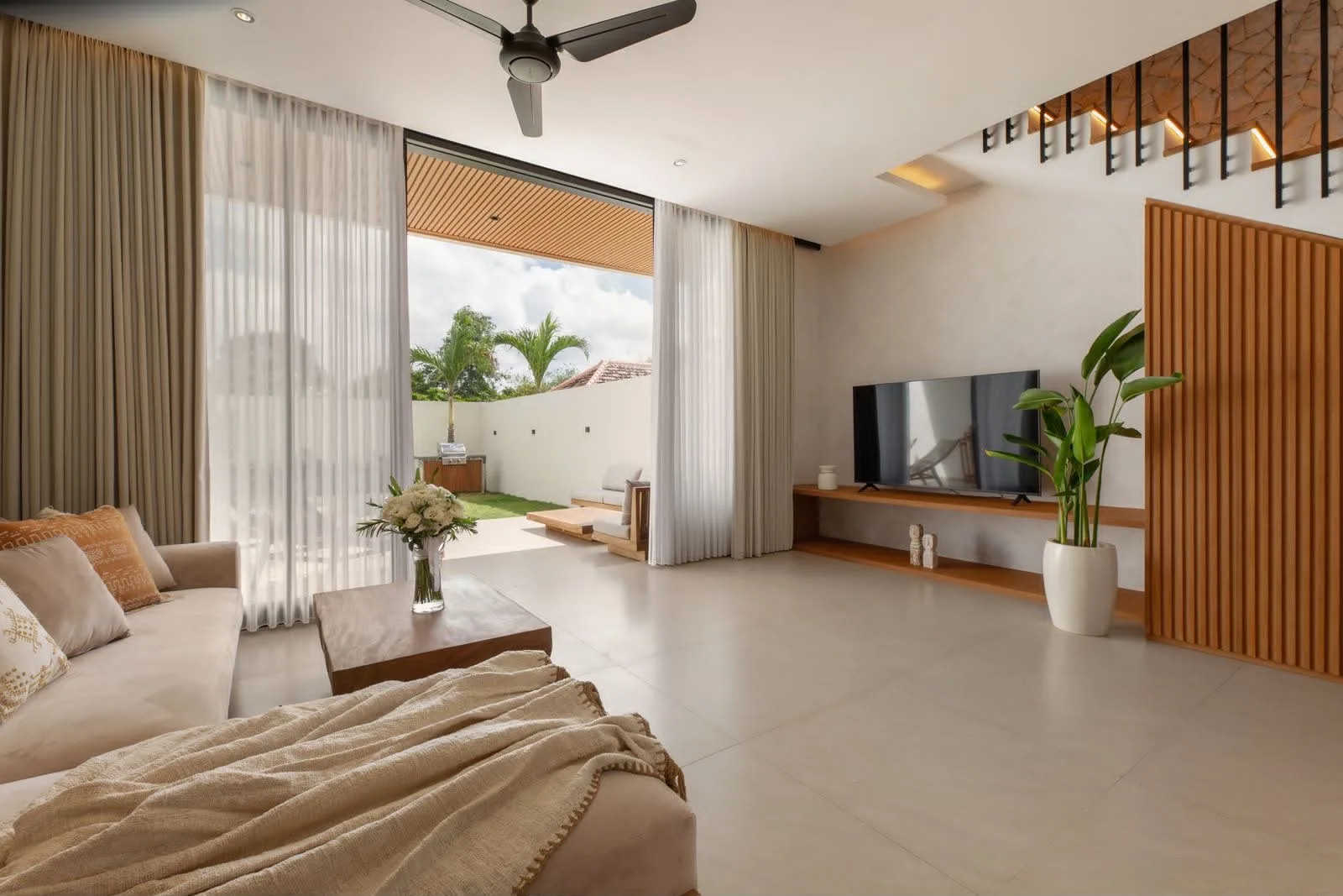 Monthly 2 Bedroom Modern Tropical Rental Villa in Padonan Canggu