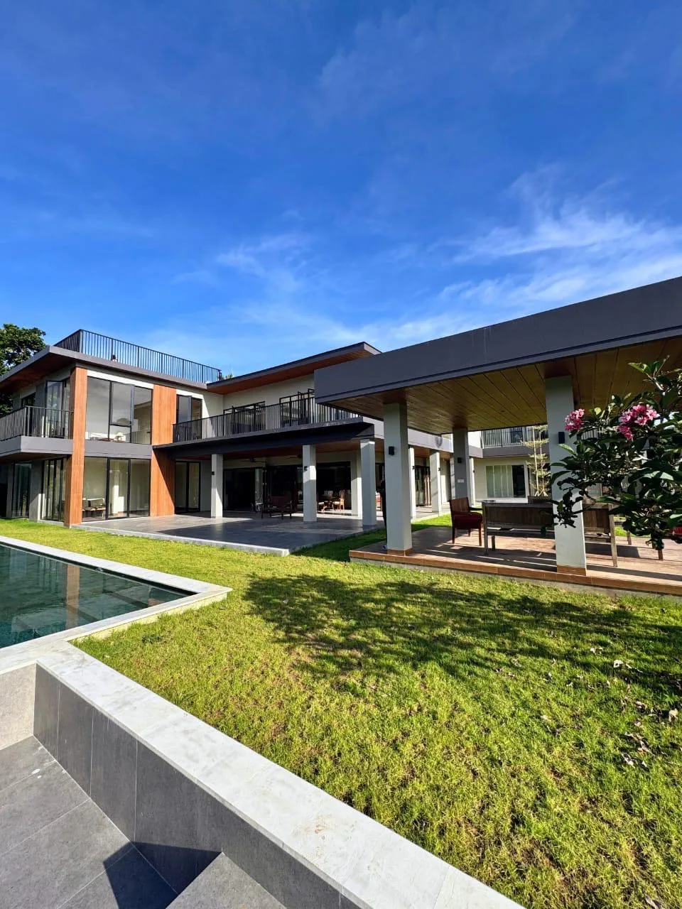 Yearly 5 Bedroom Luxury Ocean View Villa for Rent in Pecatu Bali