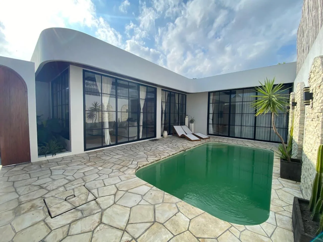 Monthly 2 Bedroom Modern Rental Villa in Padonan Canggu