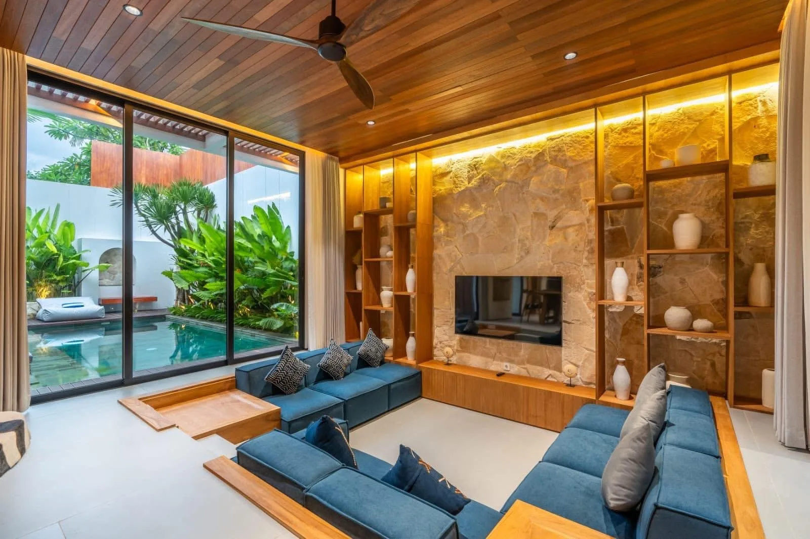 Luxury 3 Bedroom Rental Villa with Sauna in Berawa Bali