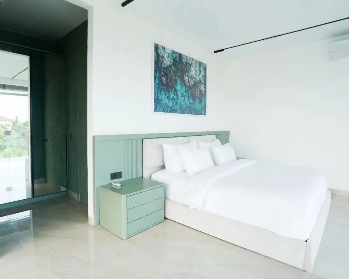 Freehold 5 Bedroom Brand New Luxury Villa for Sale in Kerobokan Bali