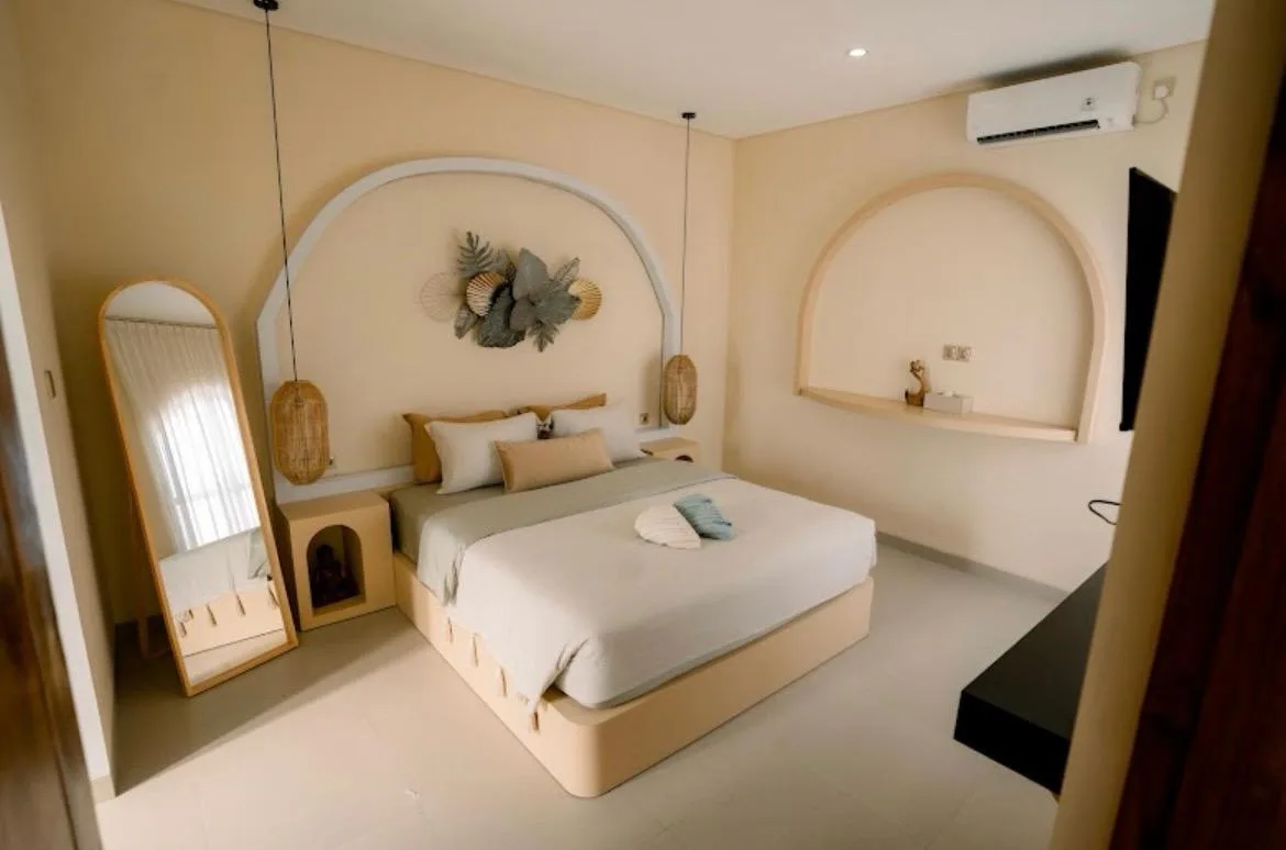 Modern 3 Bedroom Tropical Villa for Sale in Ungasan with Rooftop Ocean View Enjoy Fine Dining