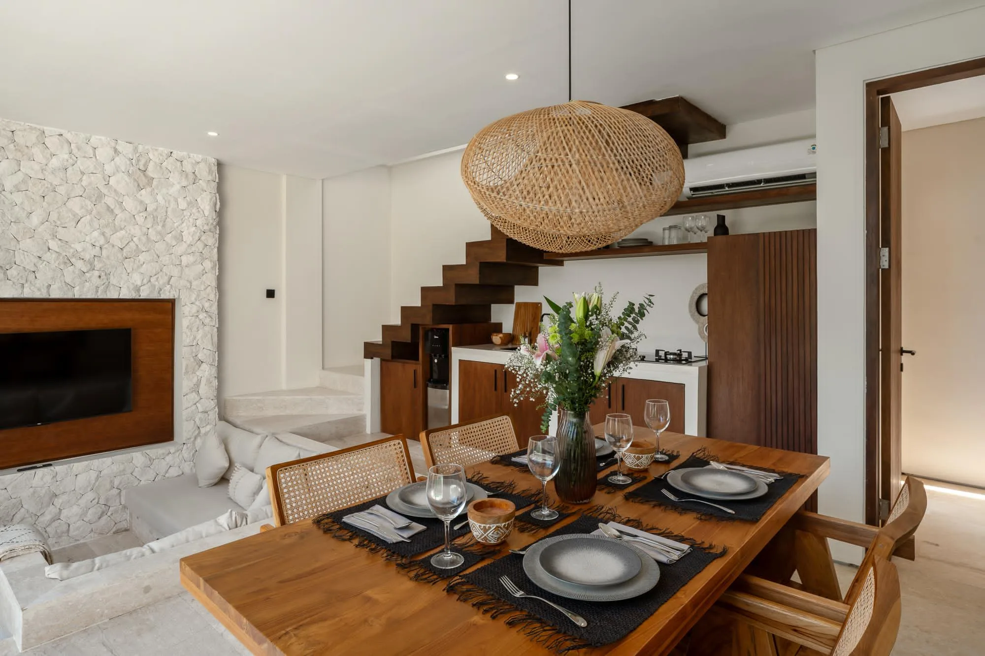Modern 2-Bedroom Villa in Canggu: Your Prime Leasehold Investment