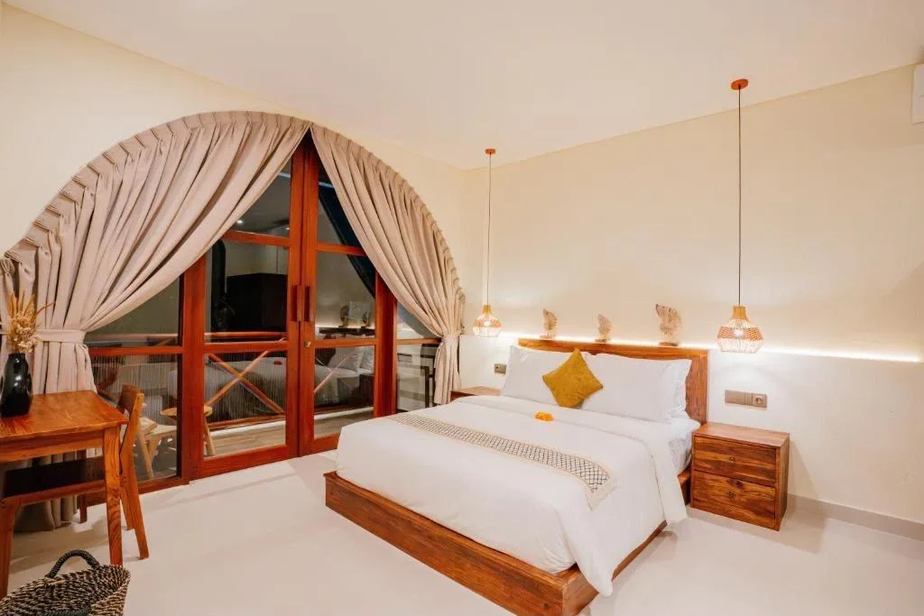 SEMINYAK - KUTA | 4-BEDROOM BRAND LUXURY VILLA | 300 M2 LAND | 390 M2 BUILDING | FREEHOLD | FULLY FURNISHED | REF ID: DR0406