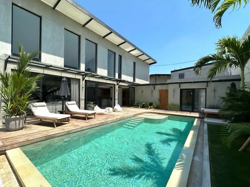 Leasehold 4 Bedroom Luxury Villa for Sale in Berawa Canggu