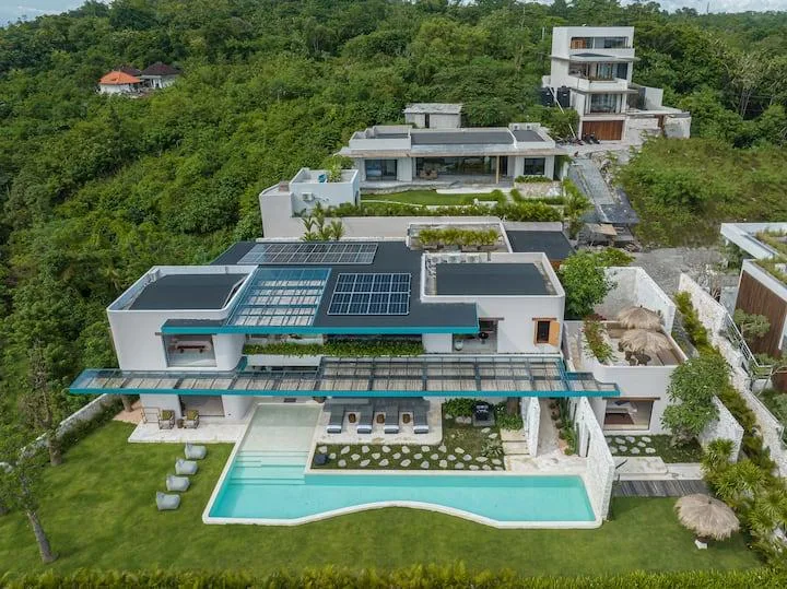 Freehold 4 Bedroom Luxury Sea View Villa for Sale in Uluwatu