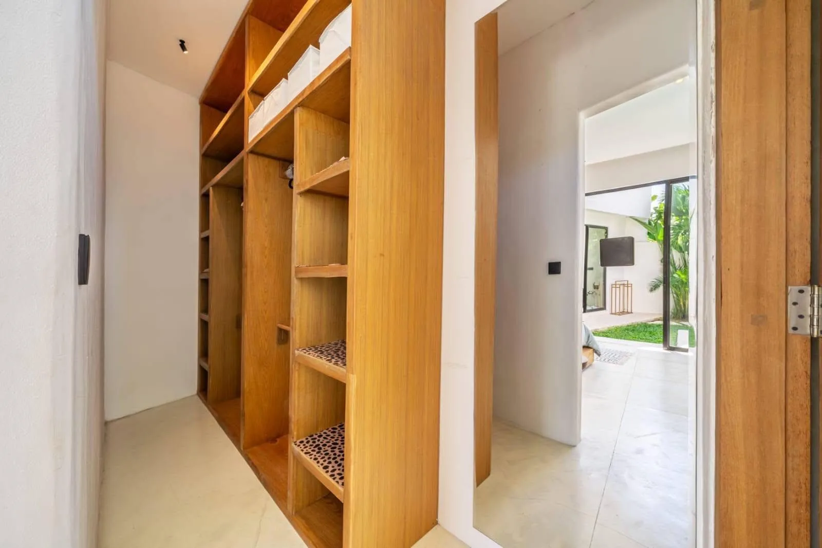 UMALAS | 3-BEDROOM VILLA | MONTHLY RENTAL | REF ID: DR0436