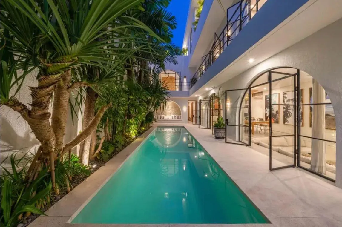 Luxury 6 Bedroom Freehold Villa for Sale in Umalas Gated Community