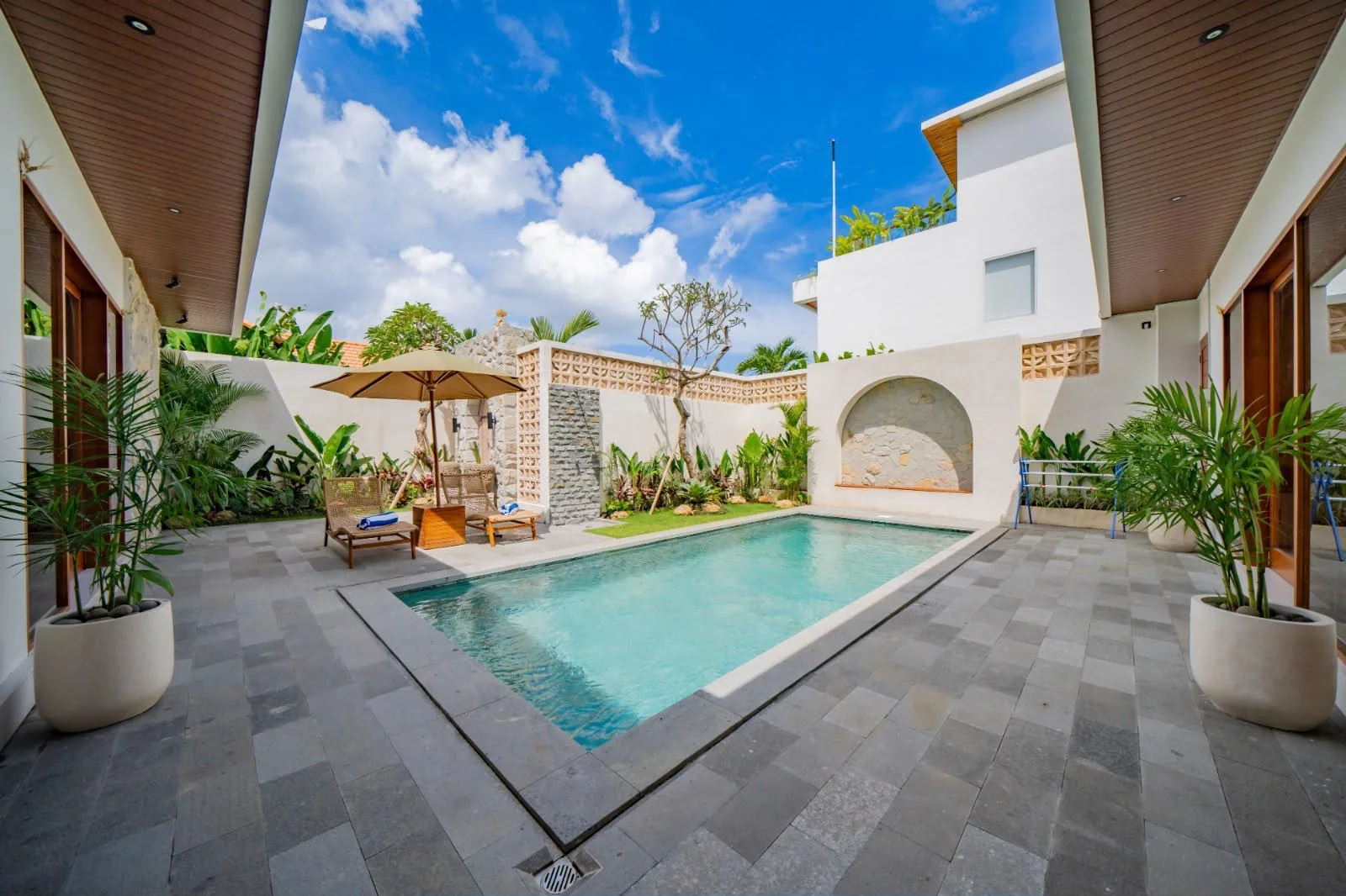 SESEH | 2-BEDROOM BRAND NEW PRIVATE VILLA | 250 M2 LAND | WALK TO THE BEACH | RENTAL | REF ID: DR0404