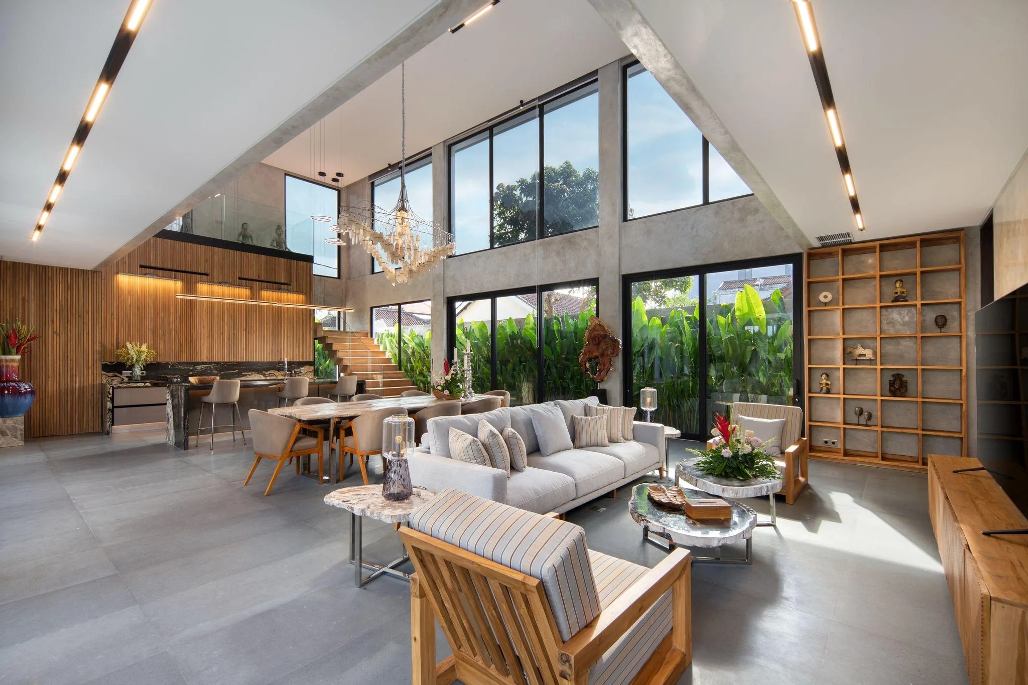 Umalas 4-Bedroom Luxury Villa: Contemporary Design for Premium Long-Term Rental