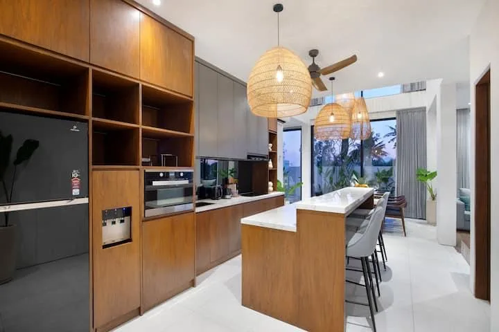 Daily 4 Bedroom Luxury Rental Villa in Pererenan Beachside Bali