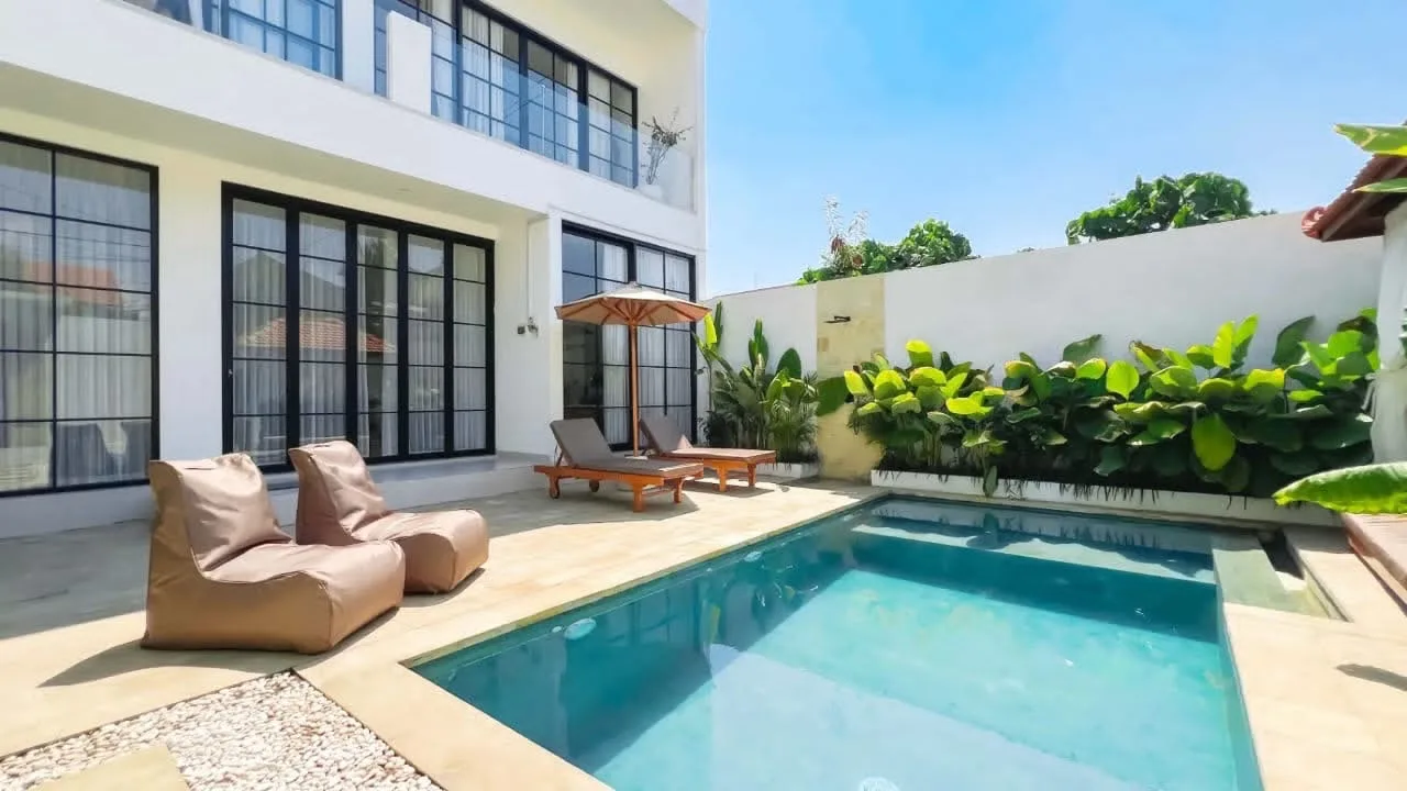 Monthly 3 Bedroom Rental Villa in Prime Canggu Berawa Bali