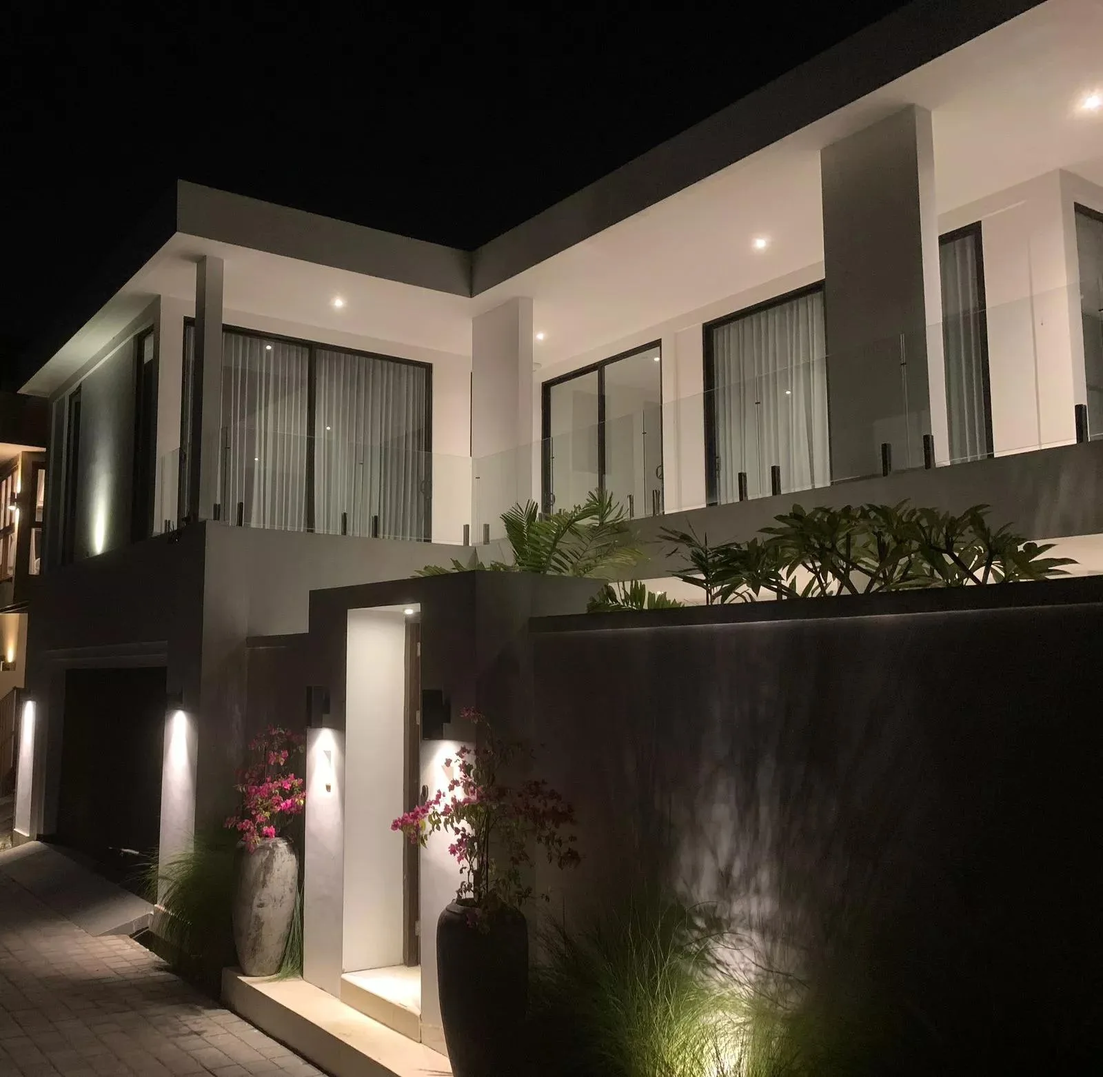 Freehold 3 Bedroom Villa for Sale with Rice Field Views in Seminyak