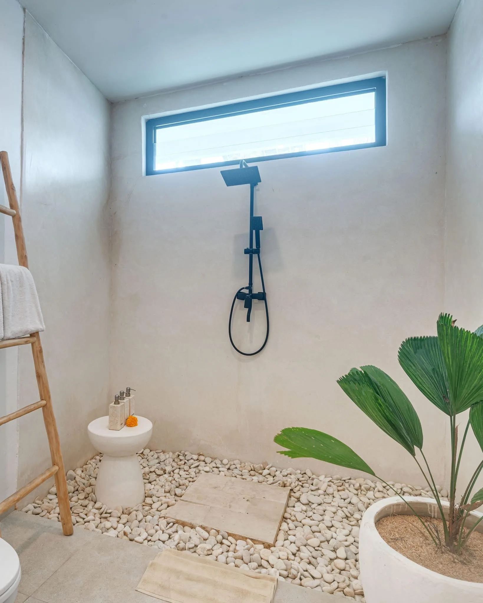 Exquisite 2-Bedroom Private Pool Villa with Rooftop Terrace At Tumbak Bayuh
