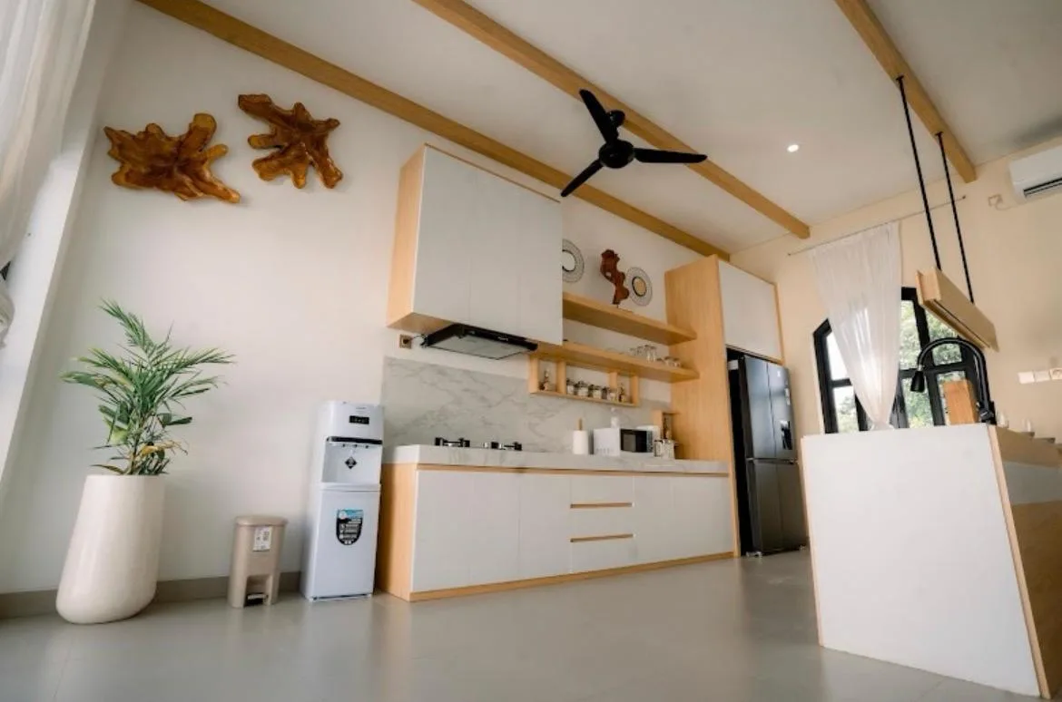 Modern 3 Bedroom Tropical Villa for Sale in Ungasan with Rooftop Ocean View Enjoy Fine Dining