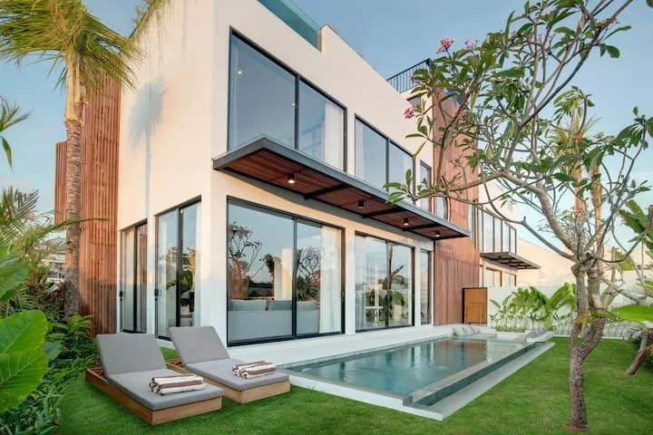 Daily 4 Bedroom Luxury Rental Villa in Pererenan Beachside Bali