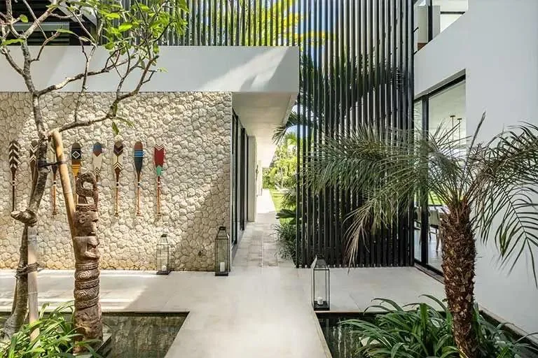 PECATU ULUWATU | 6-BEDROOM OCEANFRONT CLIFFSIDE VILLA | FREEHOLD | REF ID: DR0442