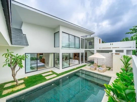 Modern 4 Bedroom Villa for Sale with Freehold and Leasehold Options in Seminyak