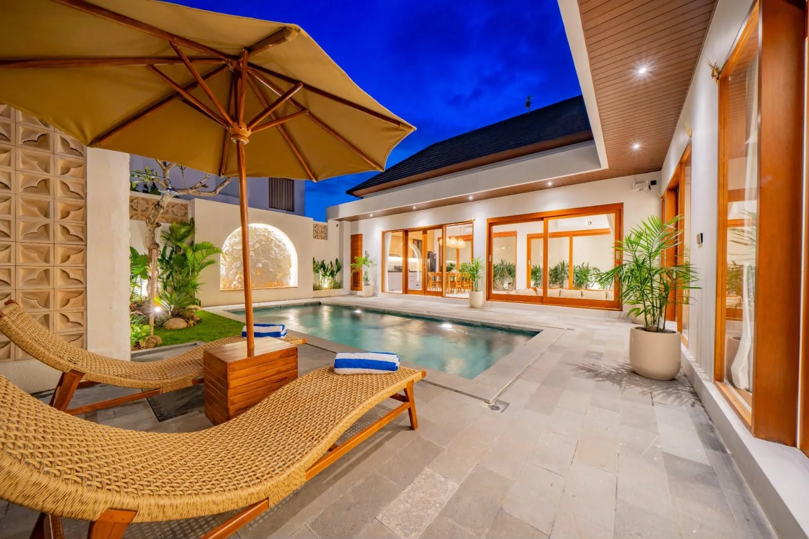 SESEH | 2-BEDROOM BRAND NEW PRIVATE VILLA | 250 M2 LAND | WALK TO THE BEACH | RENTAL | REF ID: DR0404