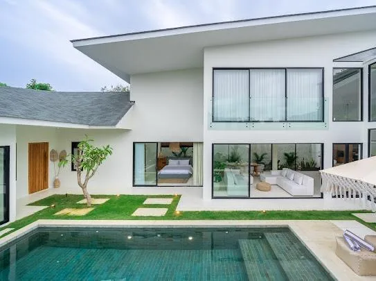 Modern 4 Bedroom Villa for Sale with Freehold and Leasehold Options in Seminyak