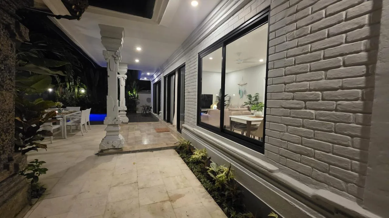 Beachside 3 Bedroom Rental Villa in Seminyak Bali