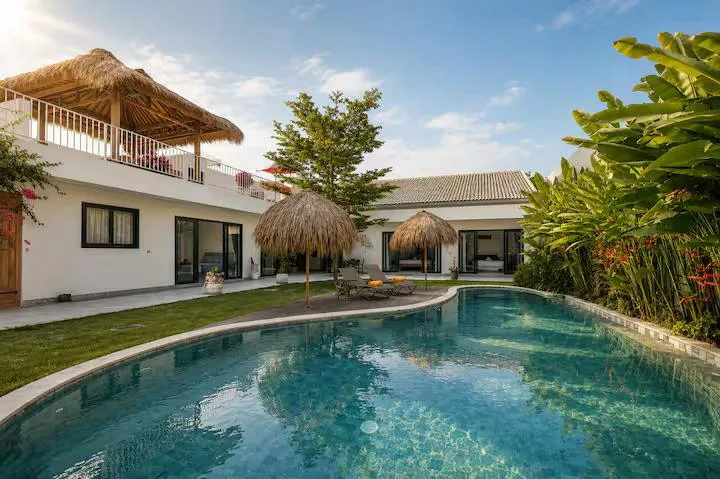 Monthly Luxury 4 Bedroom Rental Villa in Canggu Bali