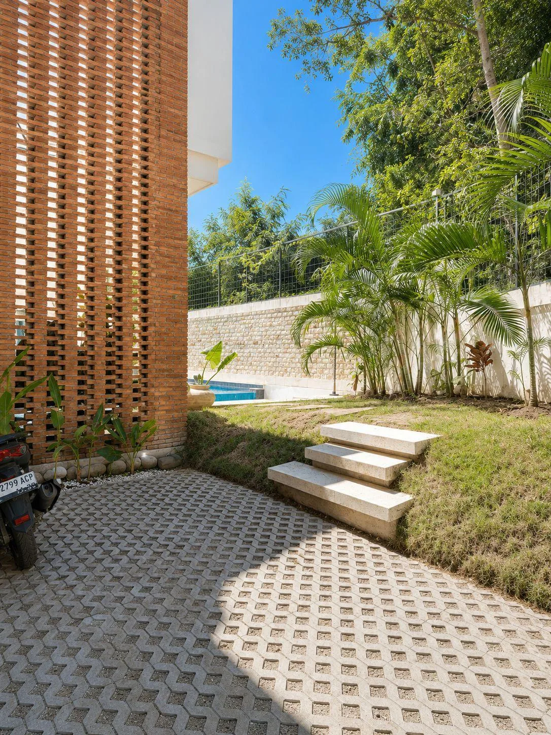 BINGIN | 2-BEDROOM LOUNGE VILLA | LEASEHOLD FOR SALE | PRIVATE OUTDOOR LIVING | REF ID: DR0445
