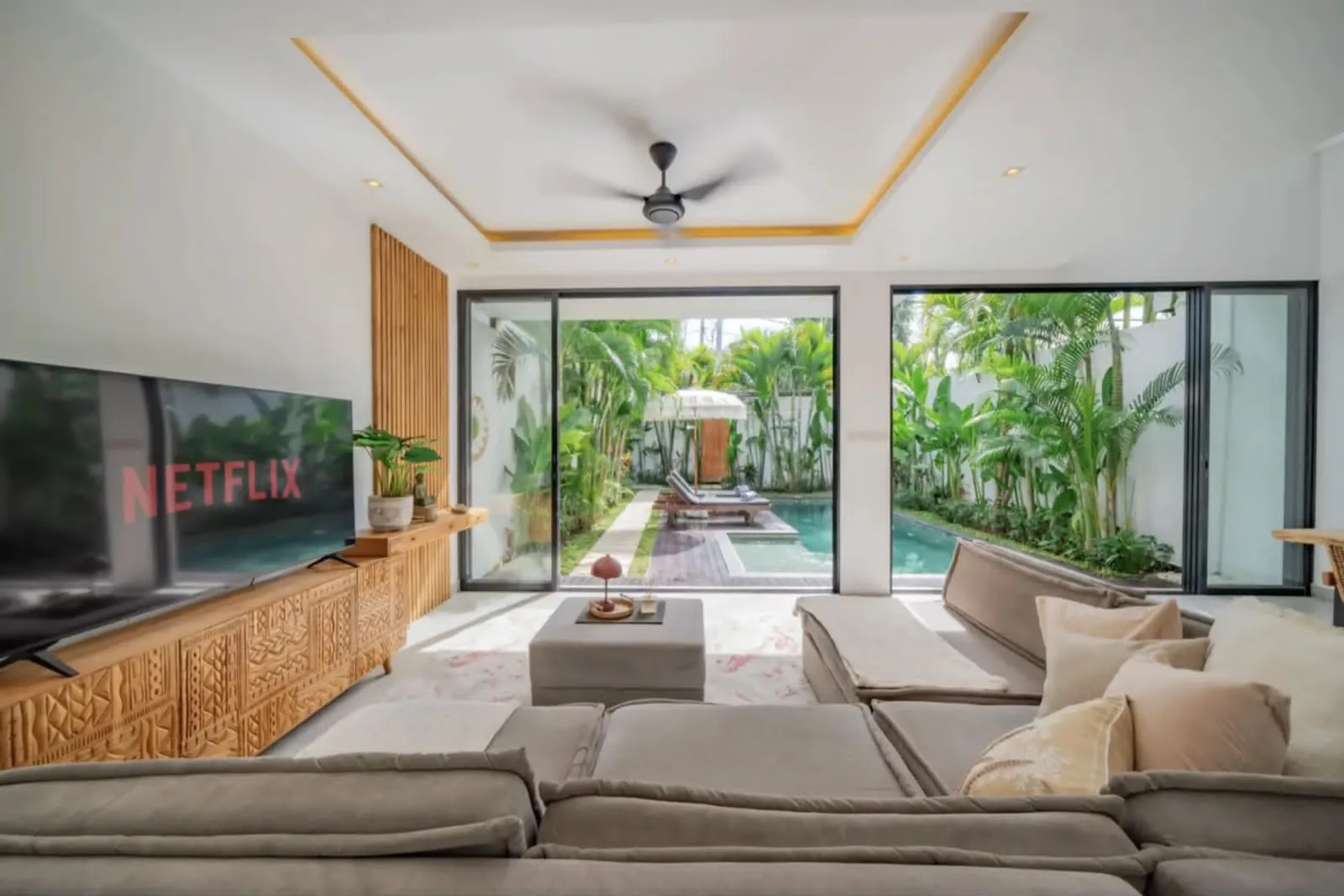 Leasehold 3 Bedroom Turnkey Luxury Villa for Sale in Berawa Canggu