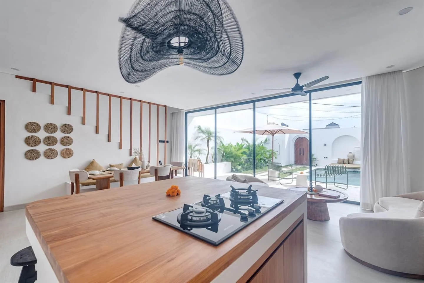 Smart Modern 3-Bedroom Private Living Villa in Tumbak Bayuh, Pererenan Area